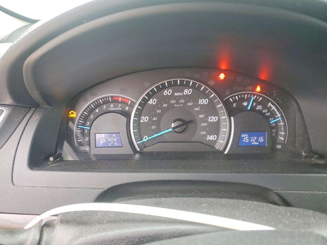 2015 TOYOTA CAMRY LE photo 9