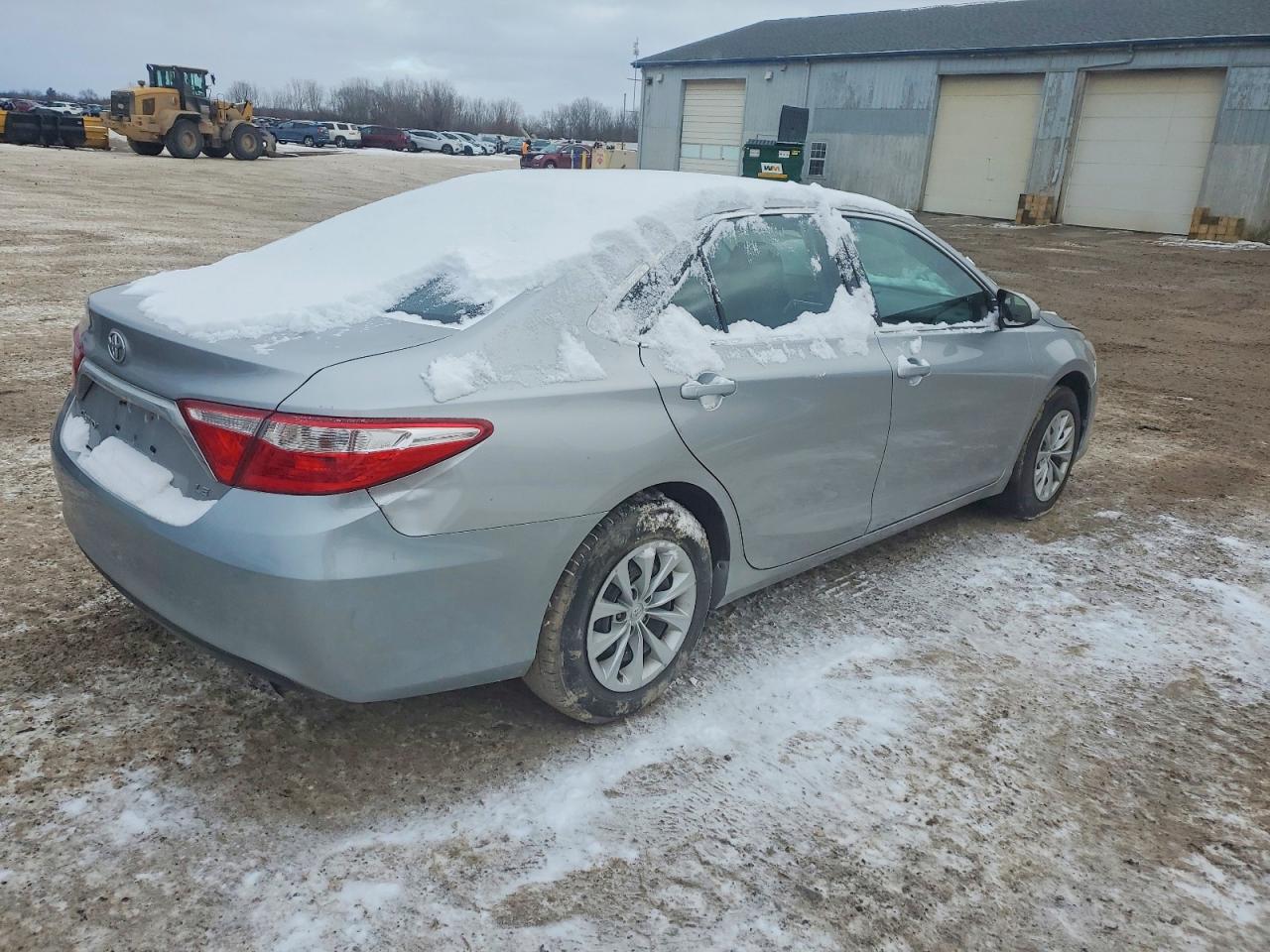 2015 TOYOTA CAMRY LE photo 3