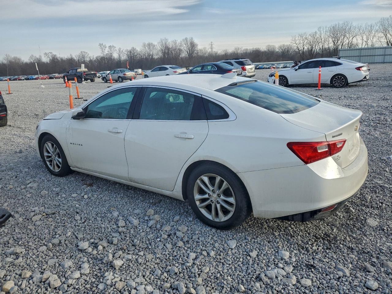 2017 CHEVROLET MALIBU LT photo 2