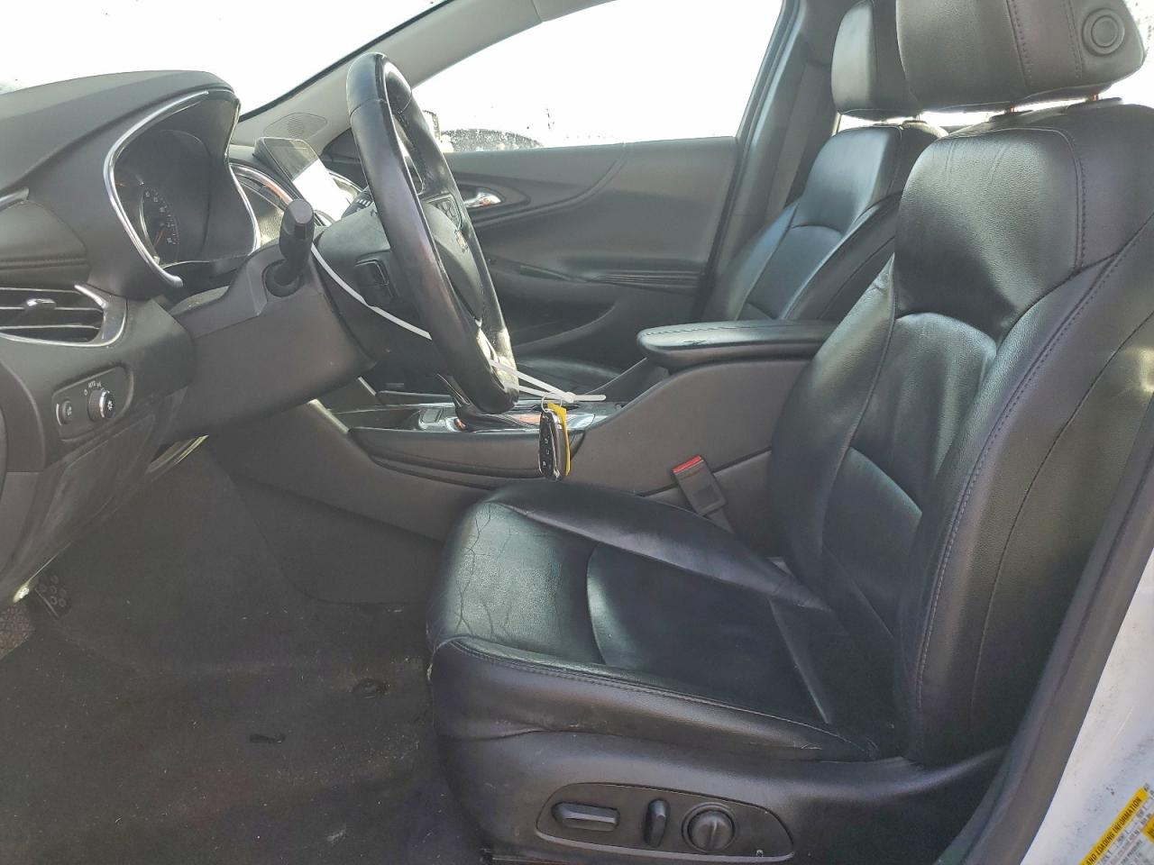 2017 CHEVROLET MALIBU LT photo 7
