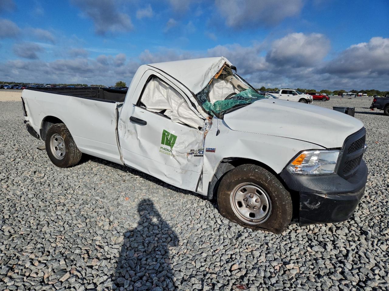 2023 RAM 1500 CLASSIC TRADESMAN photo 4