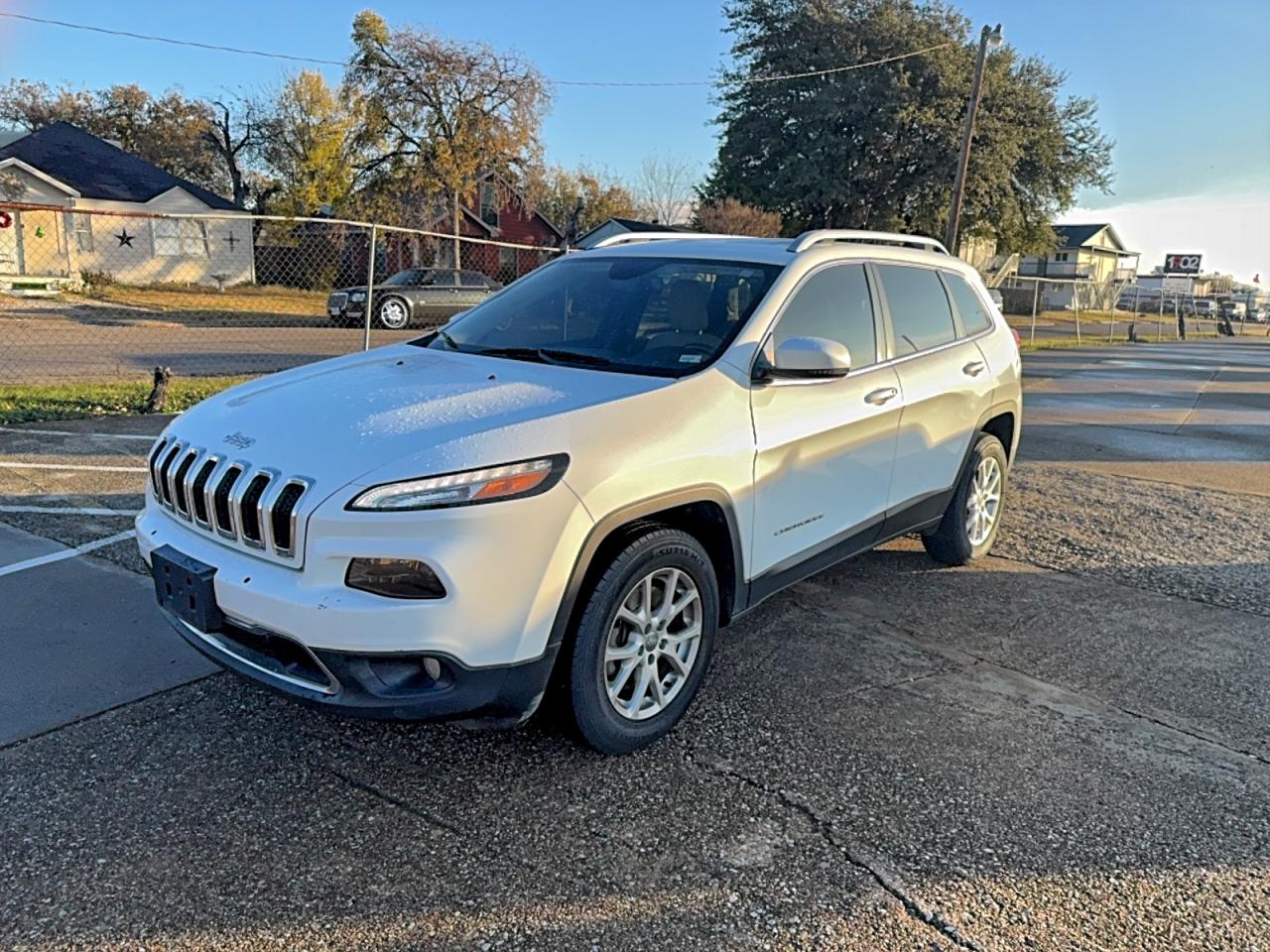 2016 JEEP CHEROKEE LATITUDE photo 4