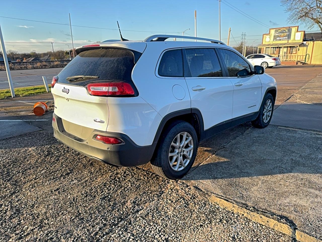 2016 JEEP CHEROKEE LATITUDE photo 10