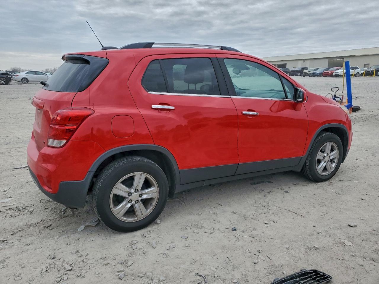 2017 CHEVROLET TRAX 1LT photo 3