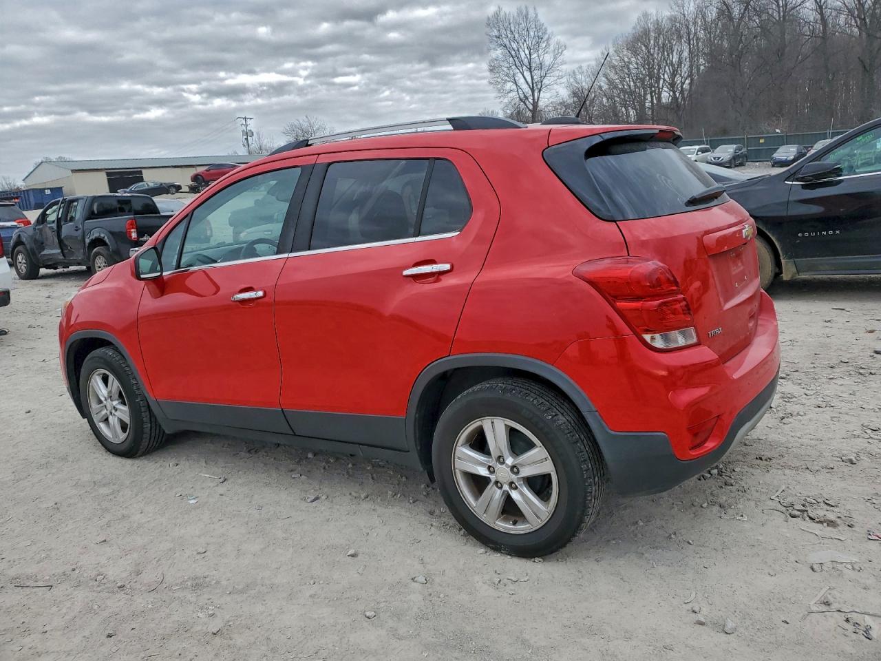 2017 CHEVROLET TRAX 1LT photo 2