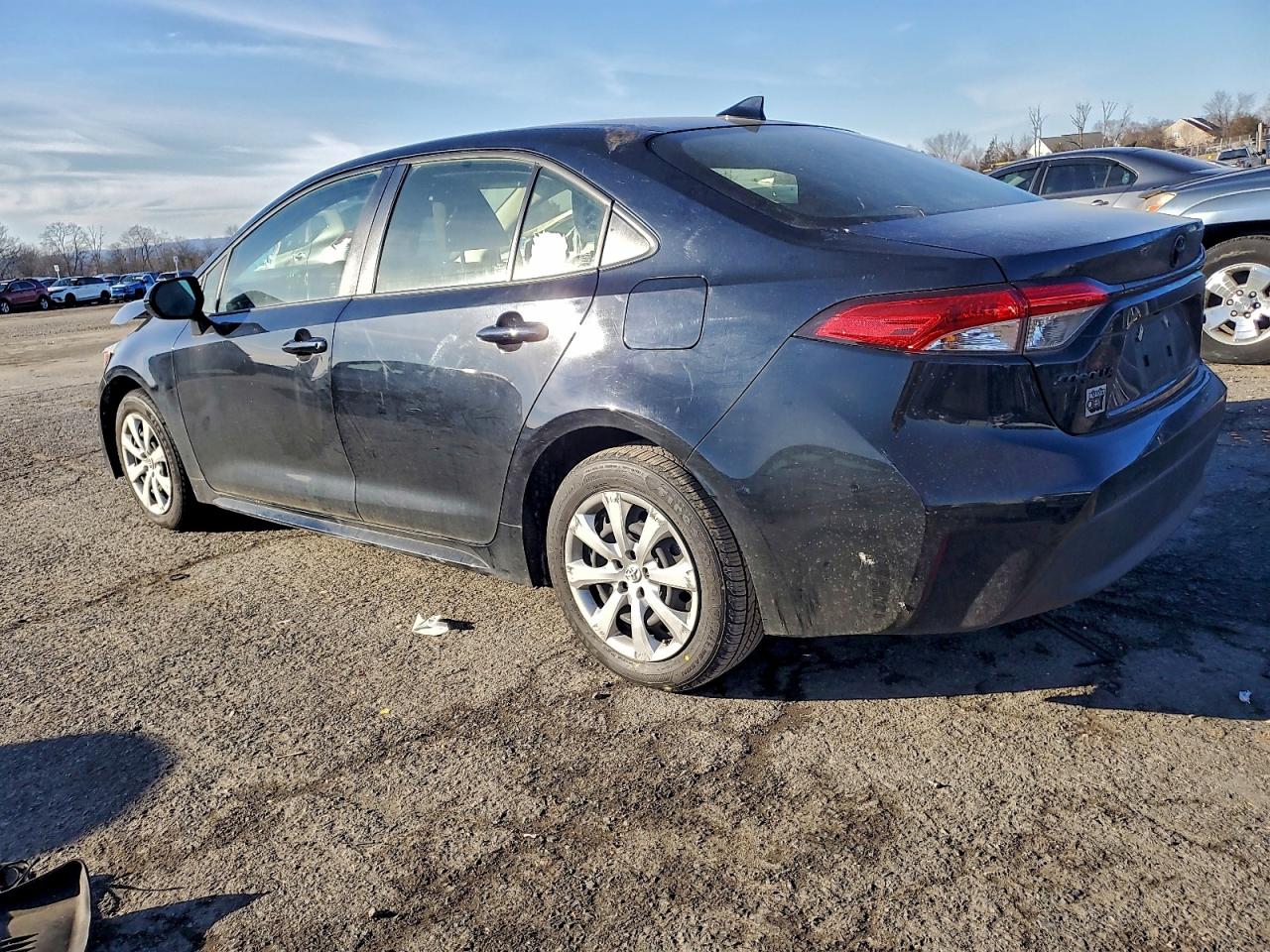 2023 TOYOTA COROLLA LE photo 2