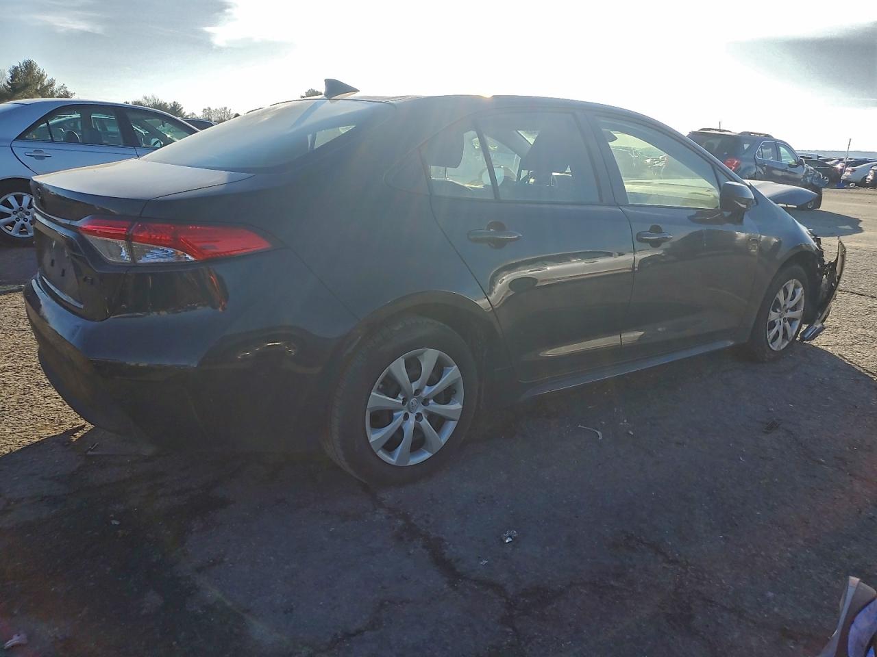 2023 TOYOTA COROLLA LE photo 3