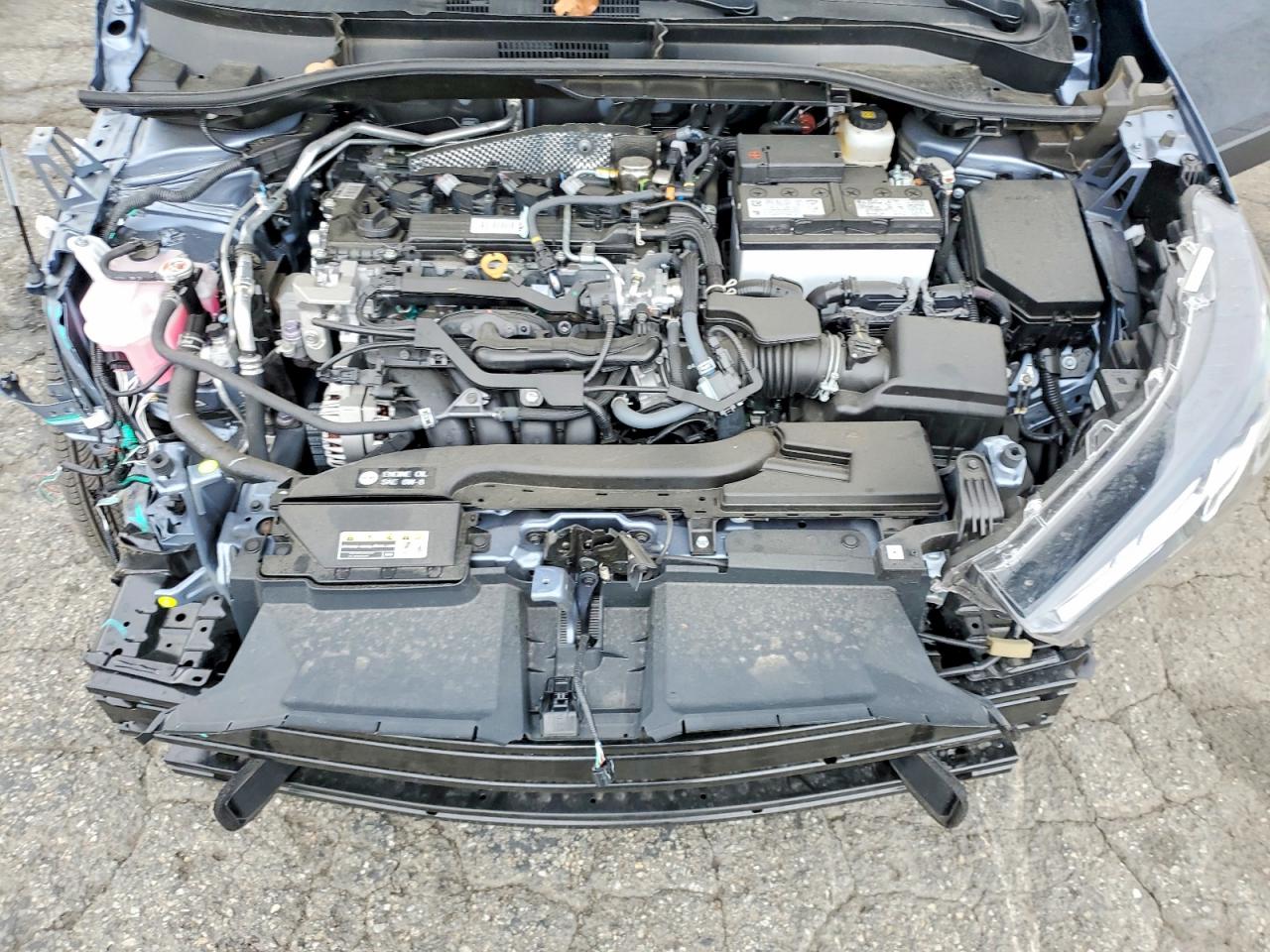 2025 TOYOTA COROLLA CROSS L photo 12