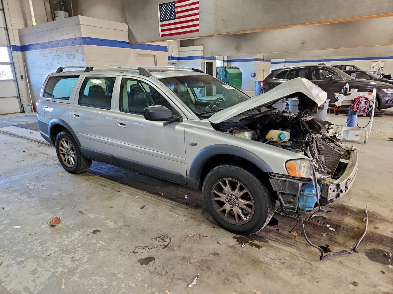 2005 VOLVO XC70 photo 10