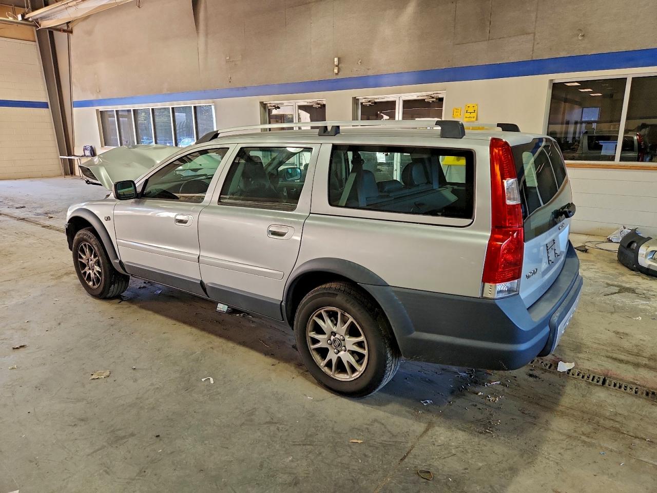 2005 VOLVO XC70 photo 4