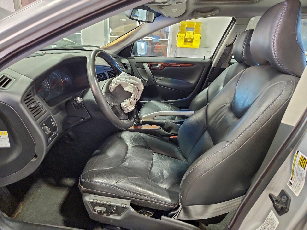 2005 VOLVO XC70 photo 19