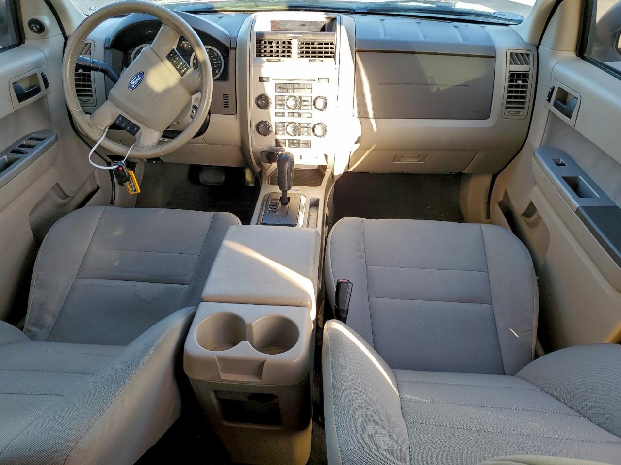 2012 FORD ESCAPE XLT photo 8