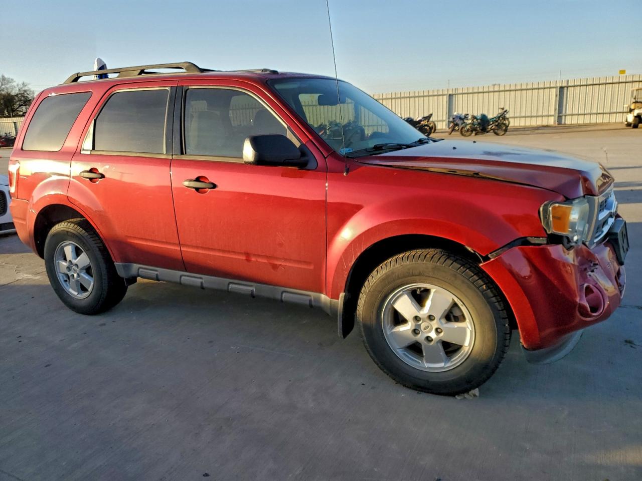 2012 FORD ESCAPE XLT photo 4