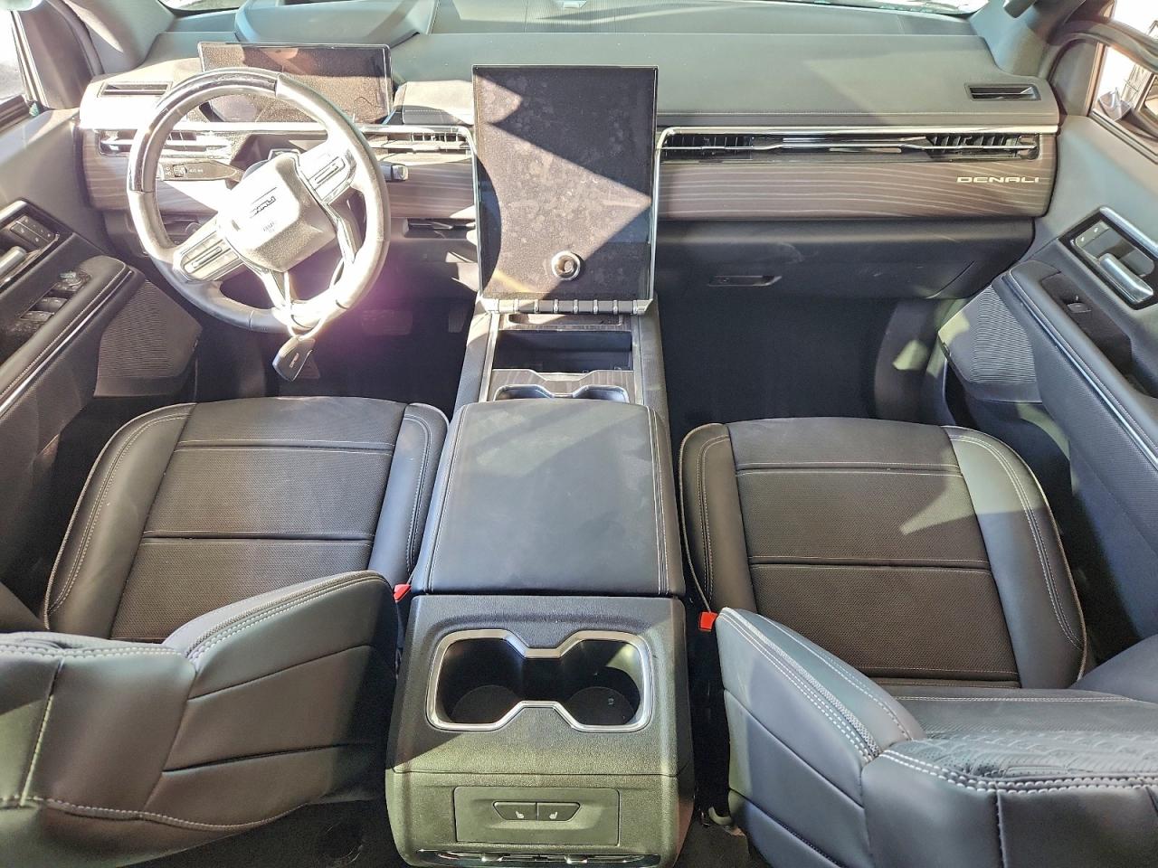 2025 GMC SIERRA DENALI photo 8