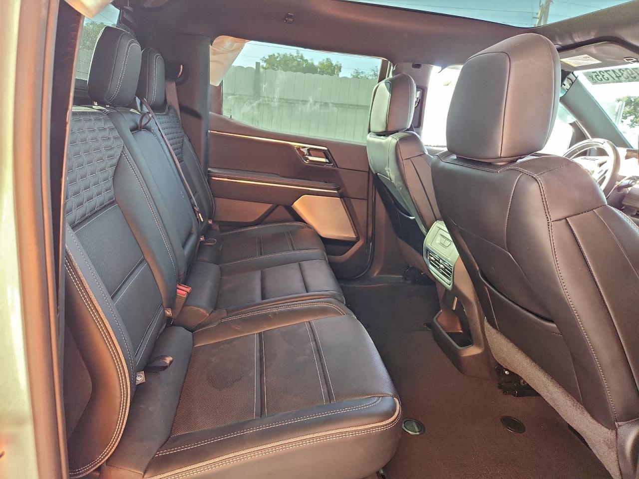 2025 GMC SIERRA DENALI photo 10
