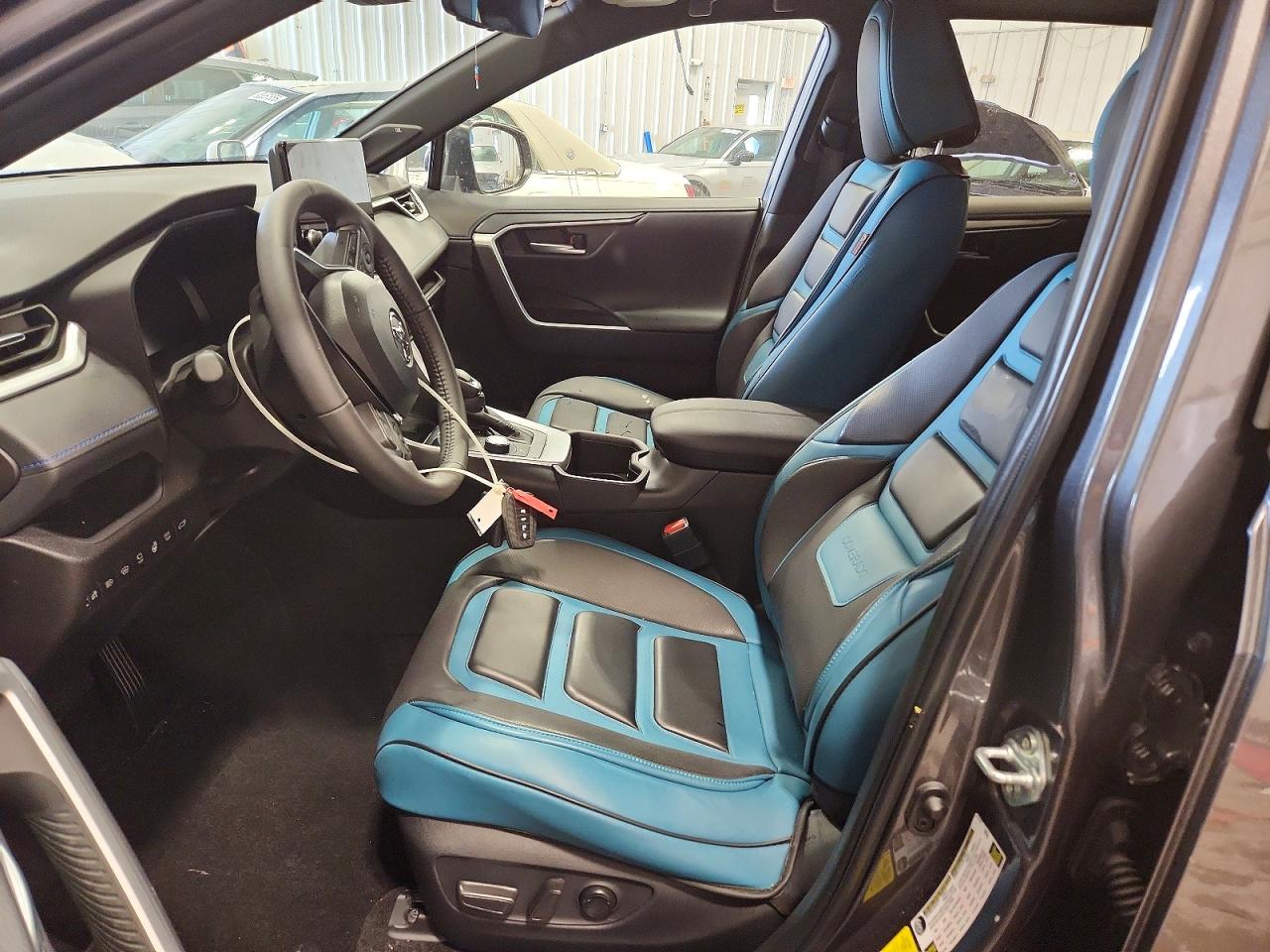 2025 TOYOTA RAV4 XSE photo 7