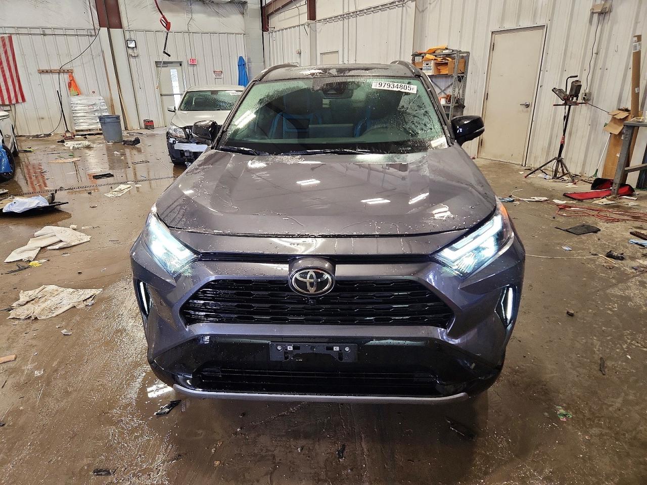 2025 TOYOTA RAV4 XSE photo 5