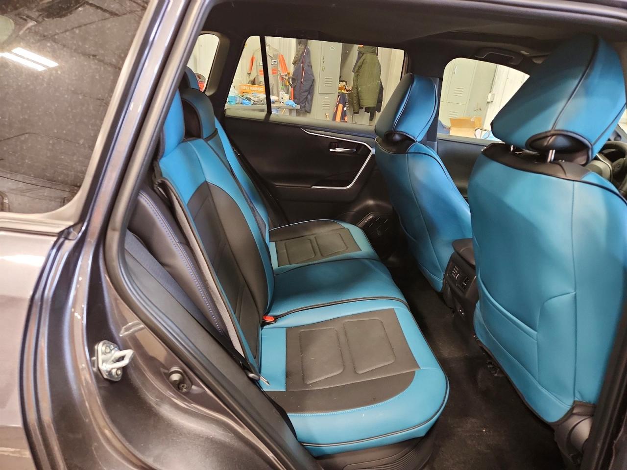 2025 TOYOTA RAV4 XSE photo 11
