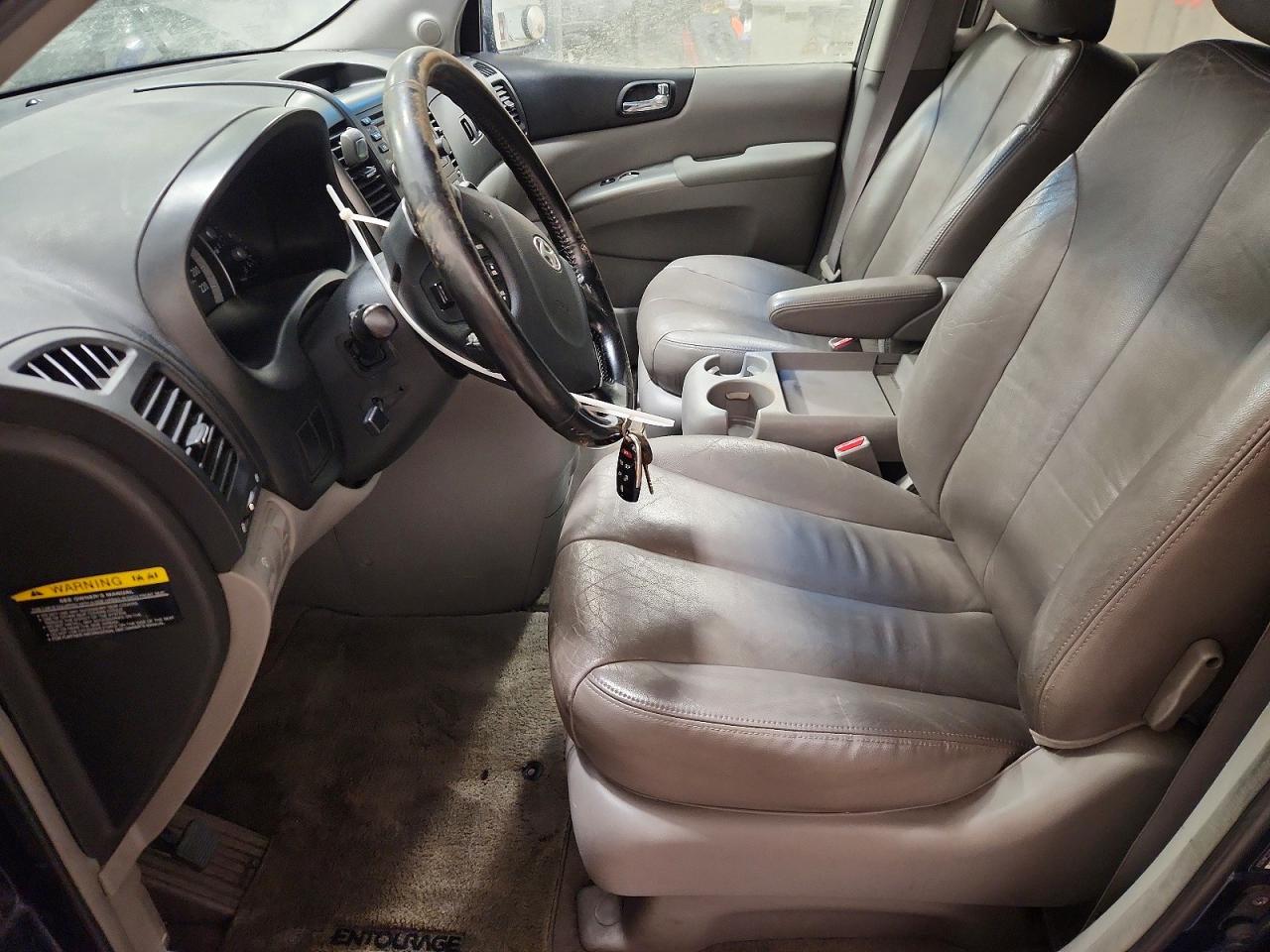 2007 HYUNDAI ENTOURAGE GLS photo 13