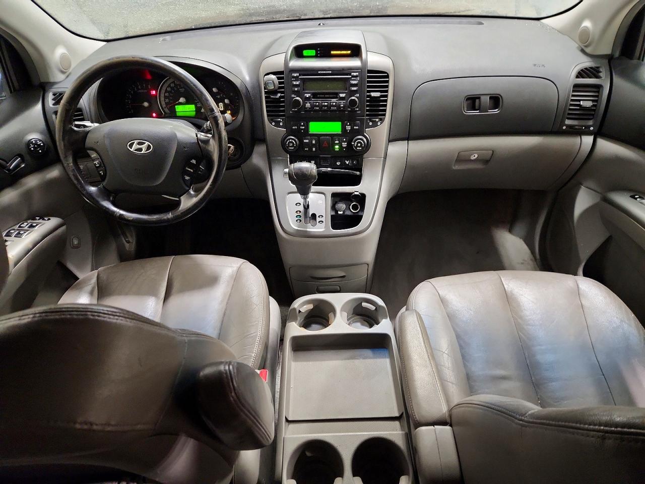 2007 HYUNDAI ENTOURAGE GLS photo 15