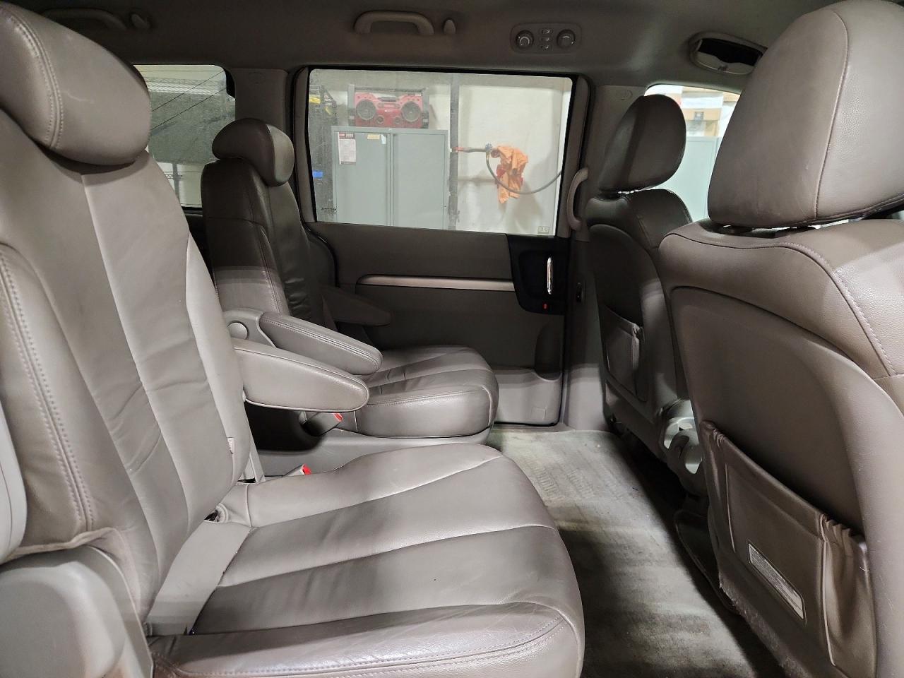 2007 HYUNDAI ENTOURAGE GLS photo 21
