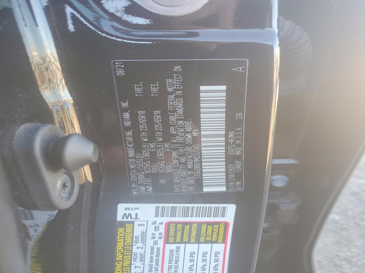 2021 TOYOTA HIGHLANDER XLE photo 25