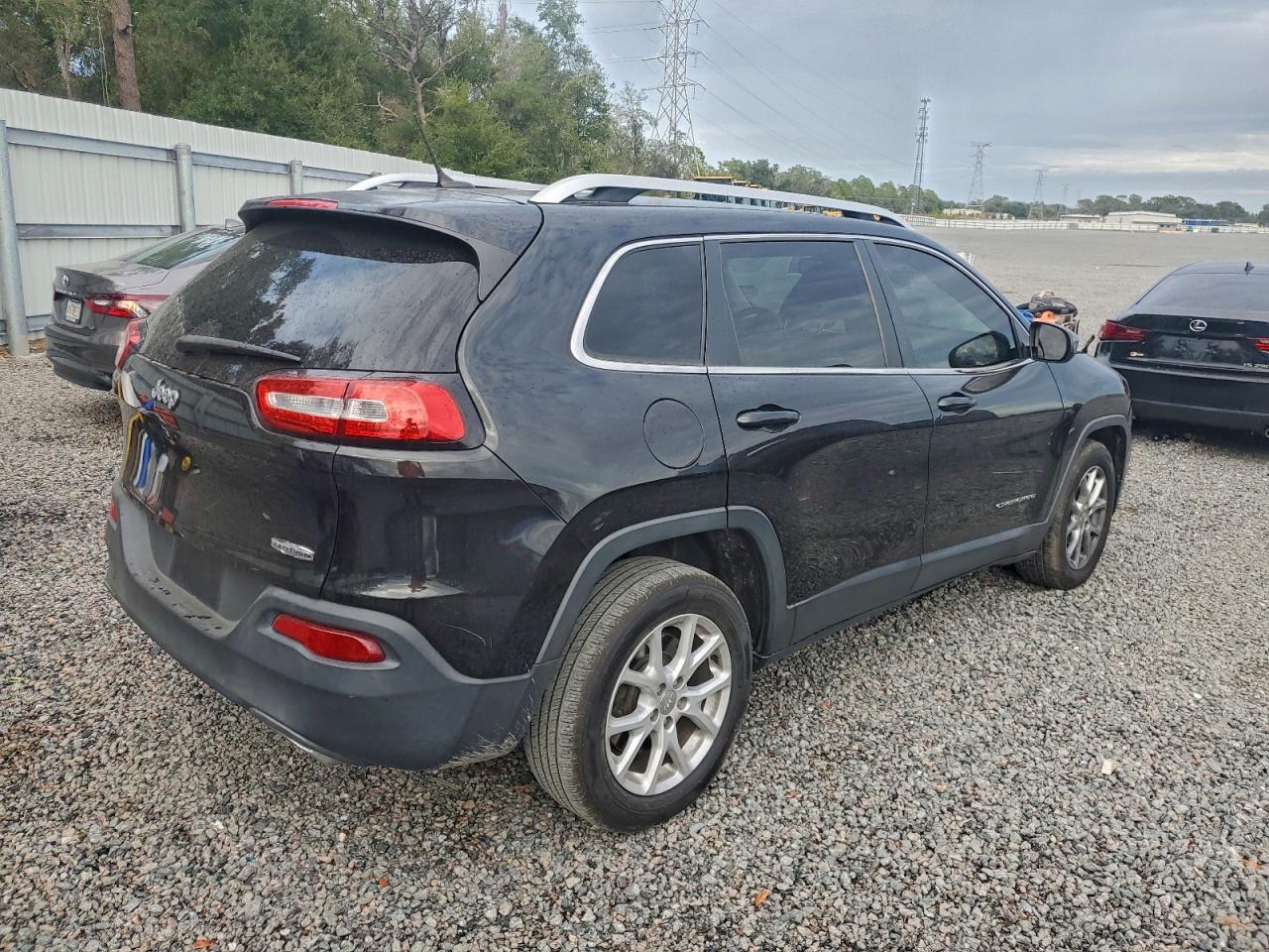 2015 JEEP CHEROKEE LATITUDE photo 3