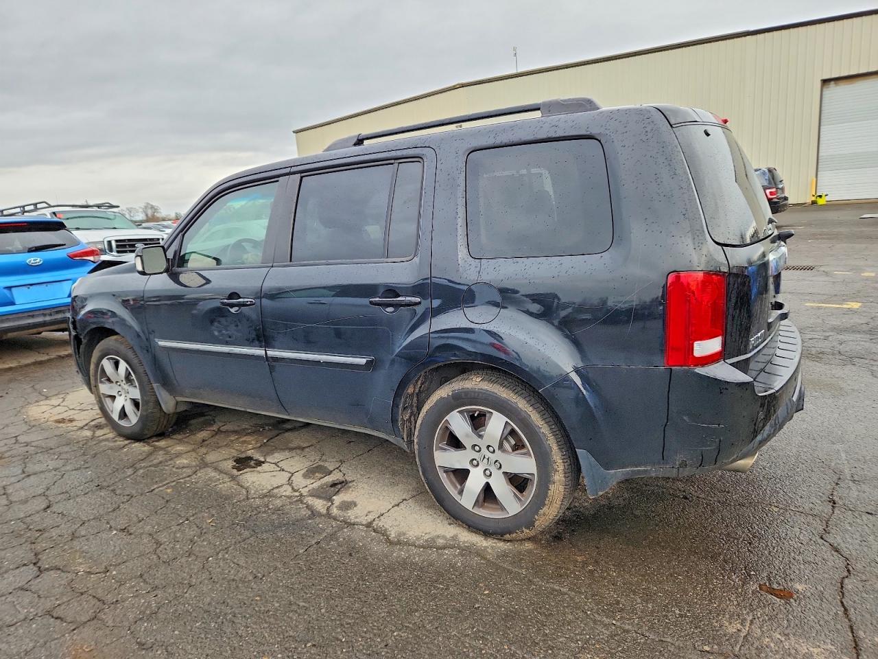 2012 HONDA PILOT TOURING photo 2