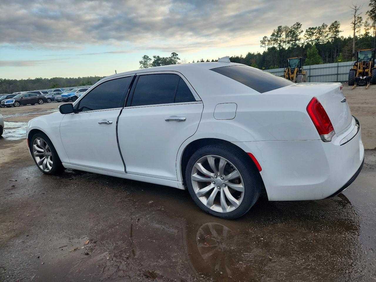 2019 CHRYSLER 300 LIMITED photo 2