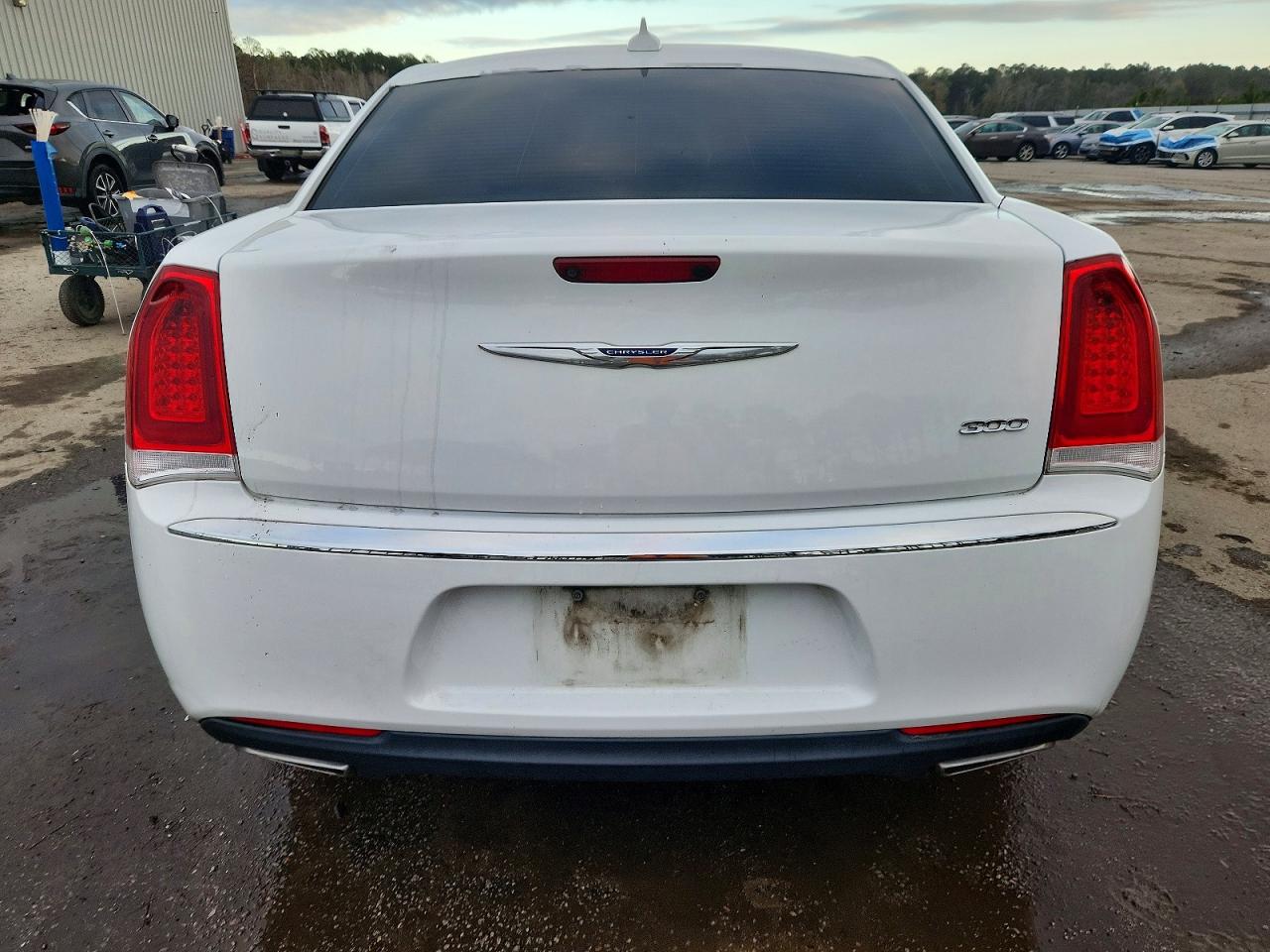 2019 CHRYSLER 300 LIMITED photo 6