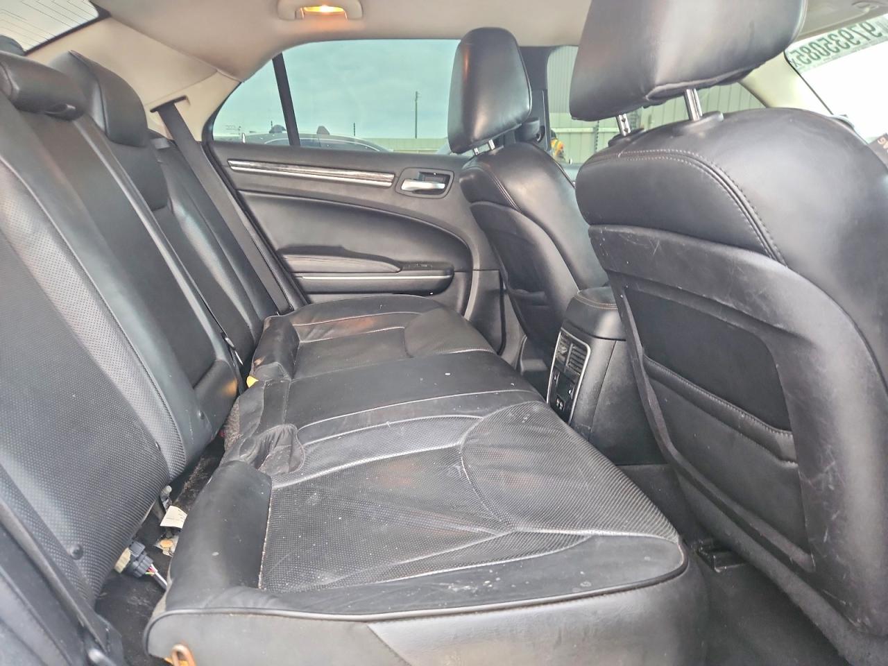 2019 CHRYSLER 300 LIMITED photo 10