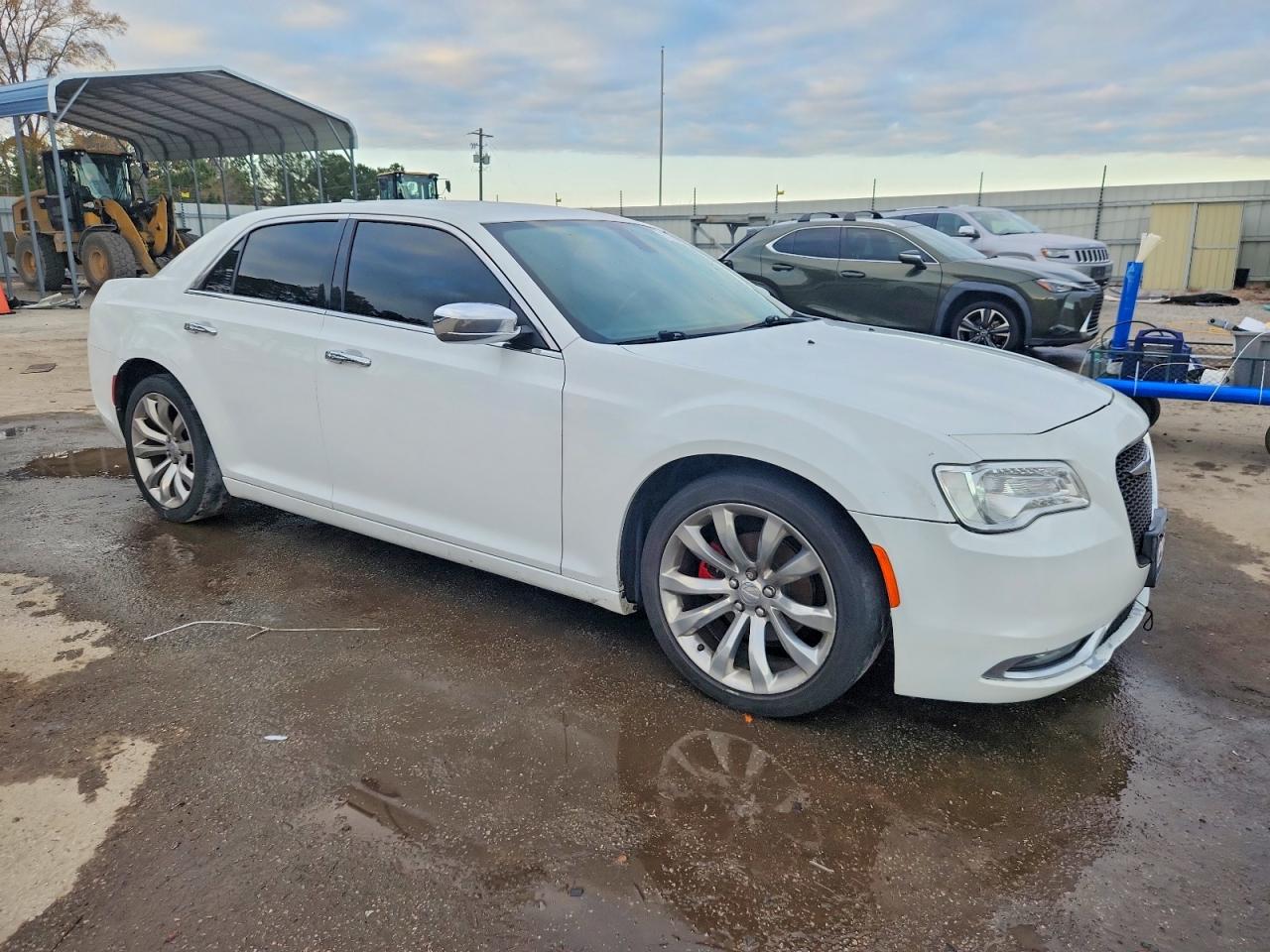2019 CHRYSLER 300 LIMITED photo 4