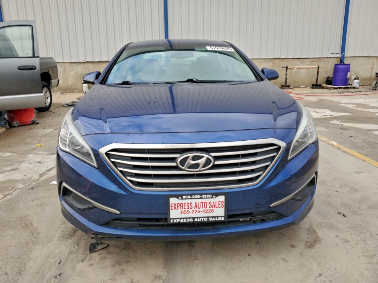 2017 HYUNDAI SONATA SE photo 5