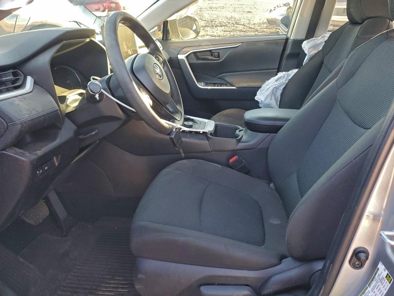2024 TOYOTA RAV4 LE photo 7