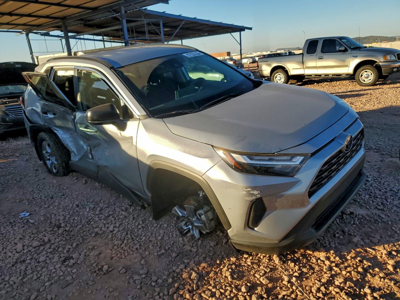 2024 TOYOTA RAV4 LE photo 4