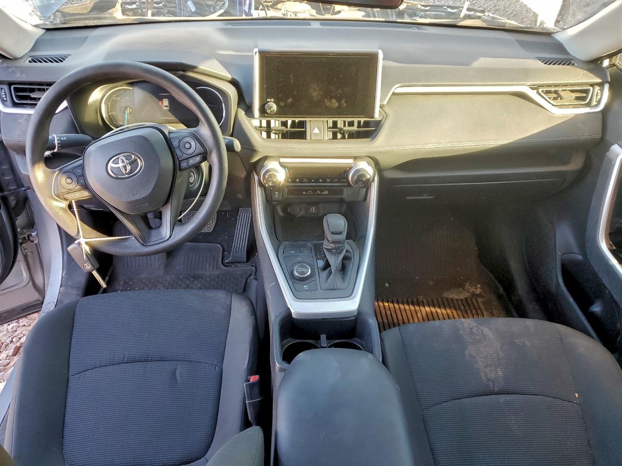 2024 TOYOTA RAV4 LE photo 8