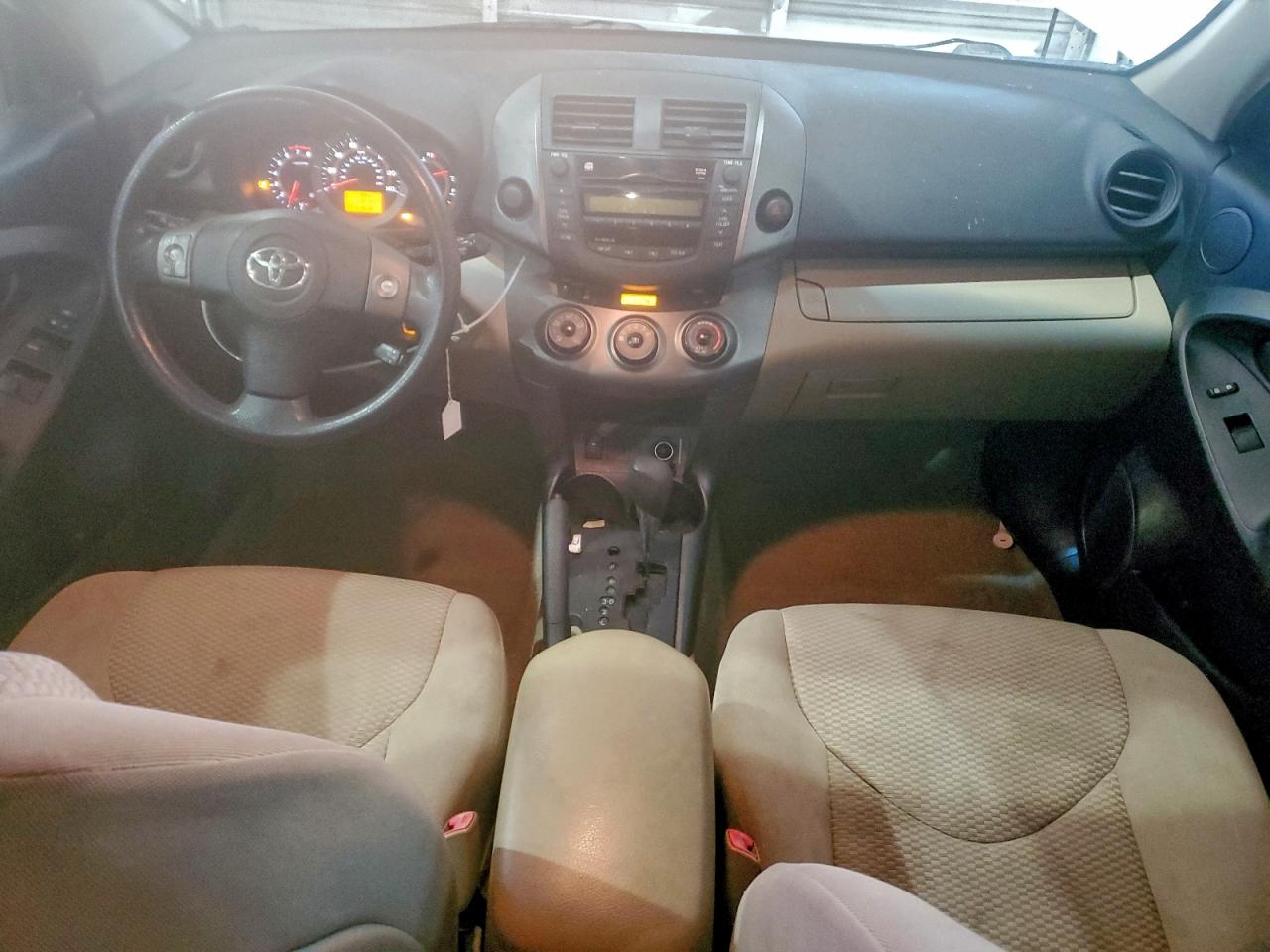 2011 TOYOTA RAV4 photo 8