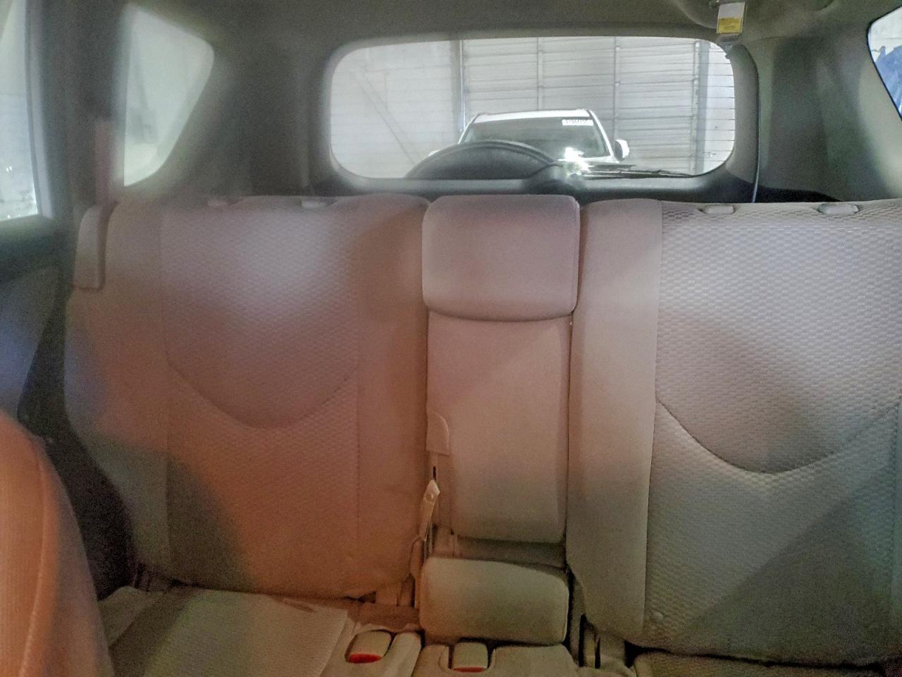 2011 TOYOTA RAV4 photo 10