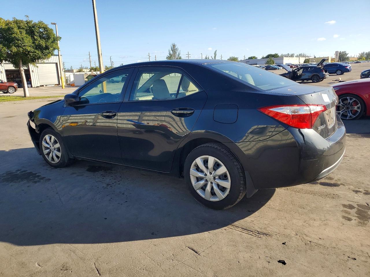 2016 TOYOTA COROLLA LE photo 3
