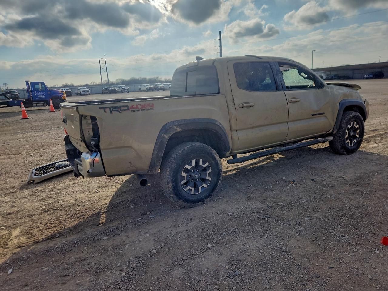 2019 TOYOTA TACOMA DOUBLE CAB photo 3