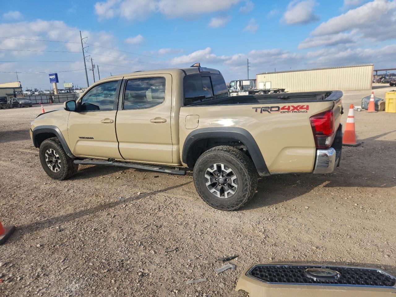 2019 TOYOTA TACOMA DOUBLE CAB photo 2