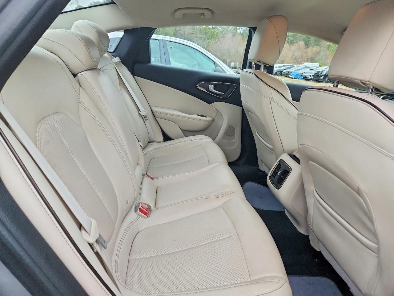 2015 CHRYSLER 200 C photo 10