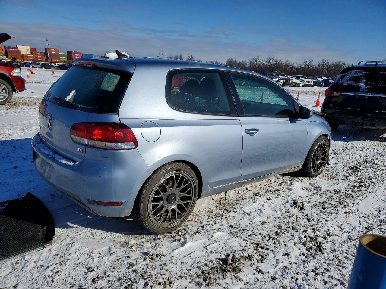 2011 VOLKSWAGEN GOLF photo 5