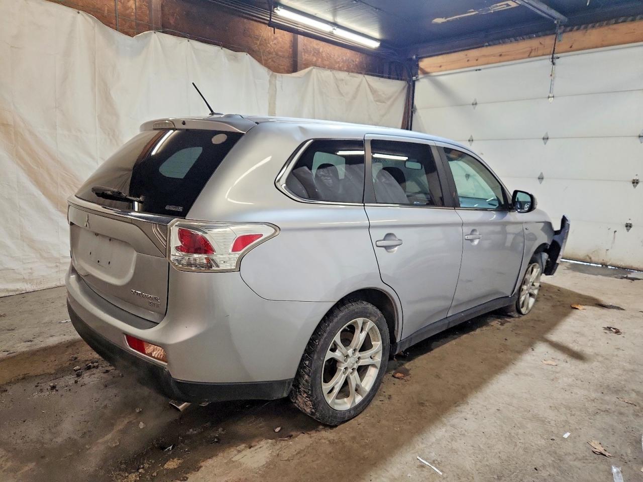 2014 MITSUBISHI OUTLANDER GT photo 3