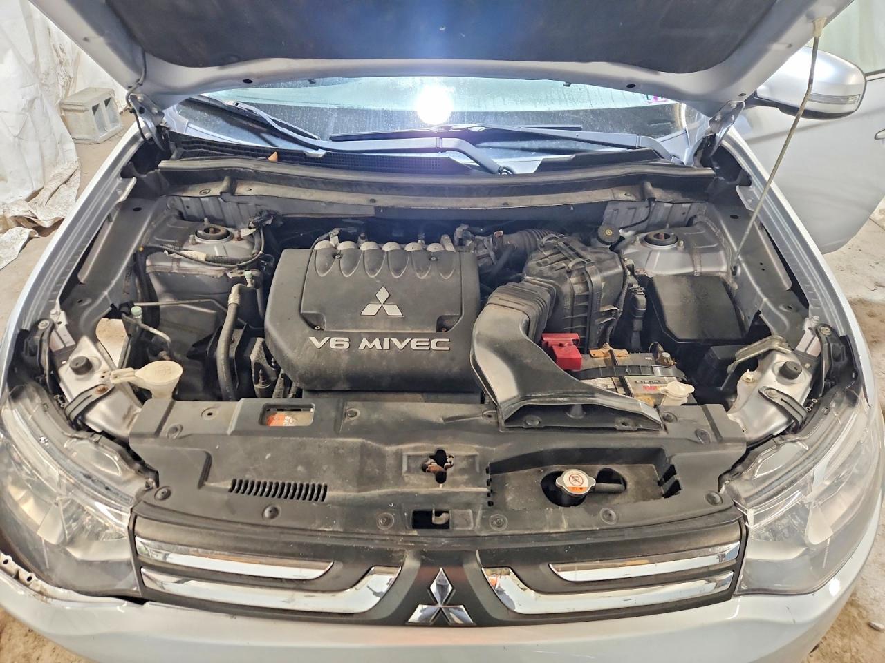 2014 MITSUBISHI OUTLANDER GT photo 12