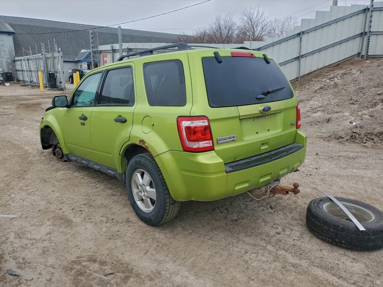 2011 FORD ESCAPE XLT photo 2