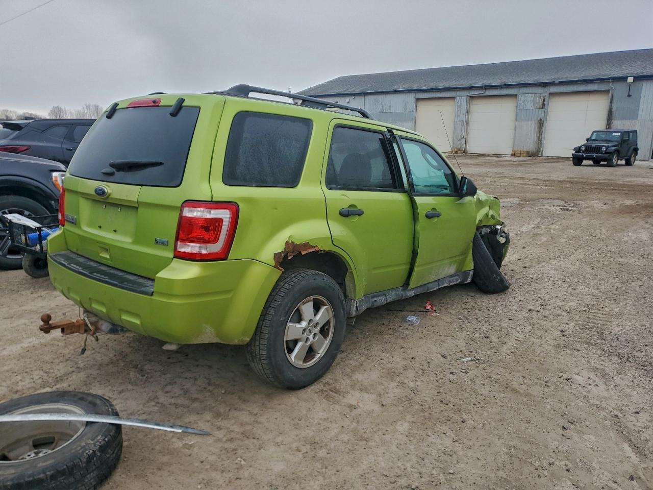 2011 FORD ESCAPE XLT photo 3