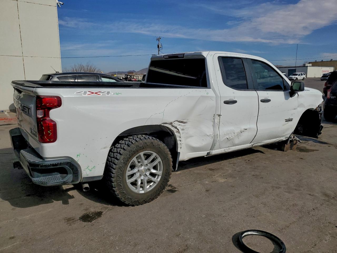 2021 CHEVROLET SILVERADO K1500 photo 3