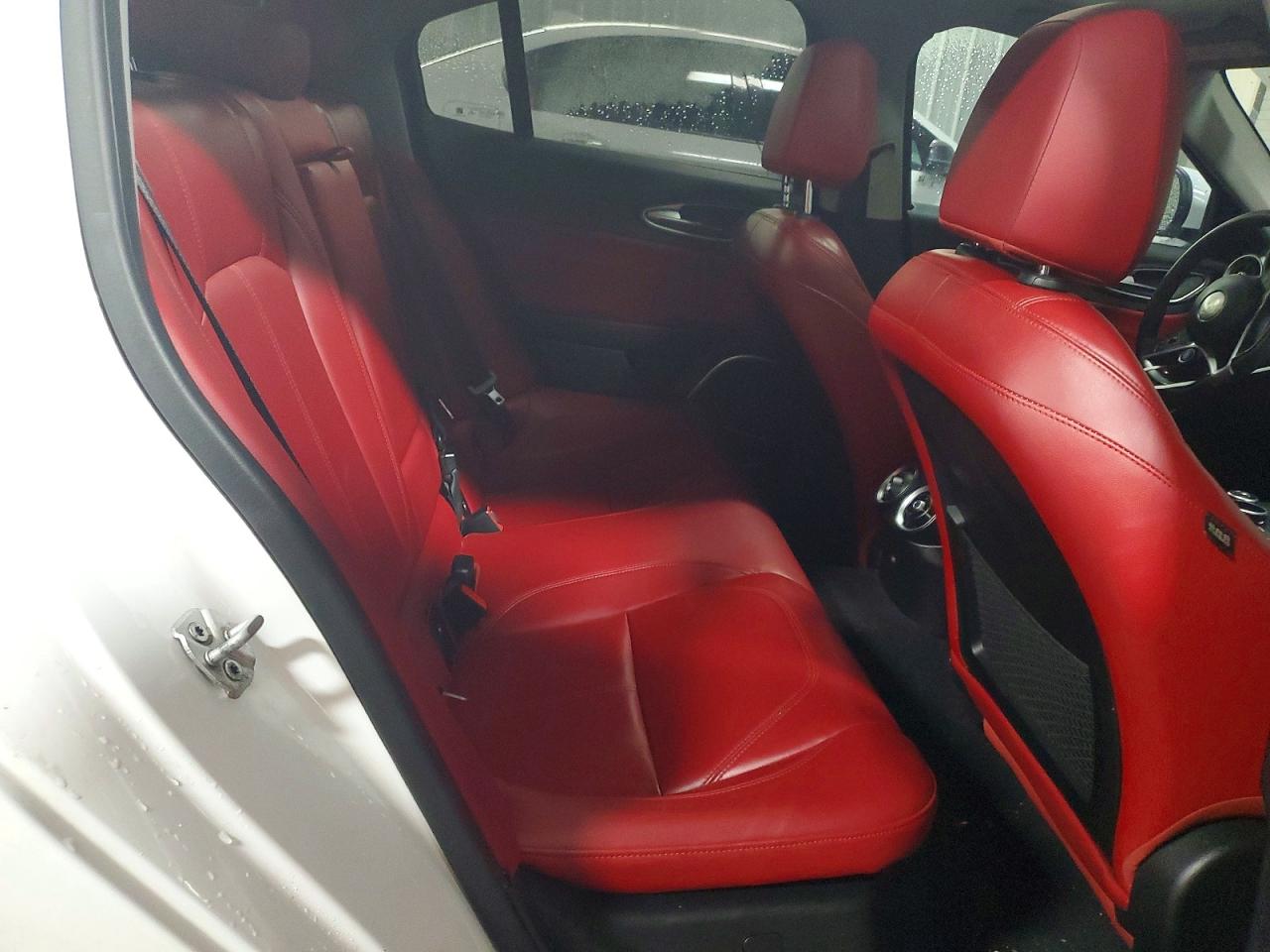 2019 ALFA ROMEO GIULIA photo 10