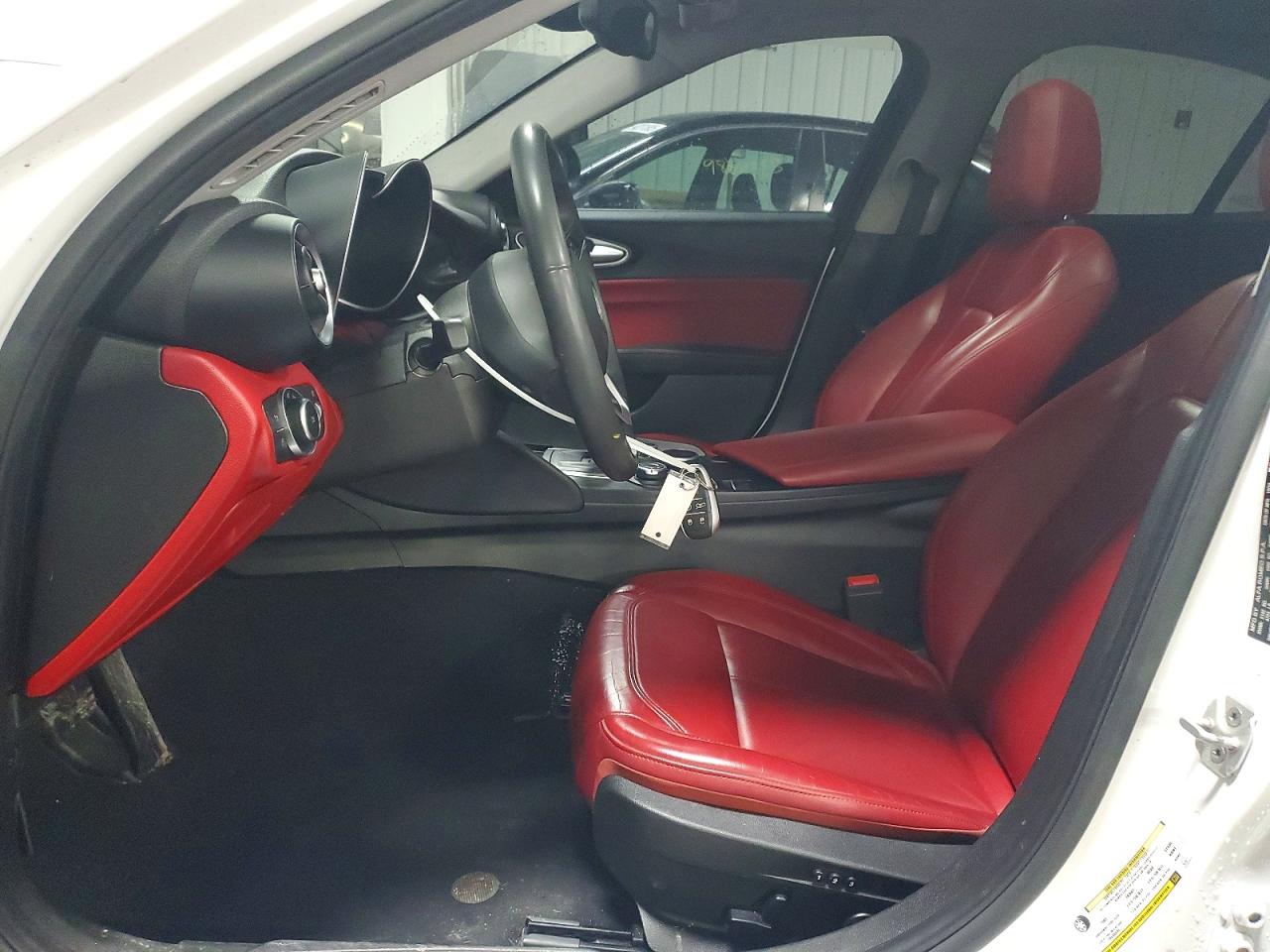 2019 ALFA ROMEO GIULIA photo 7
